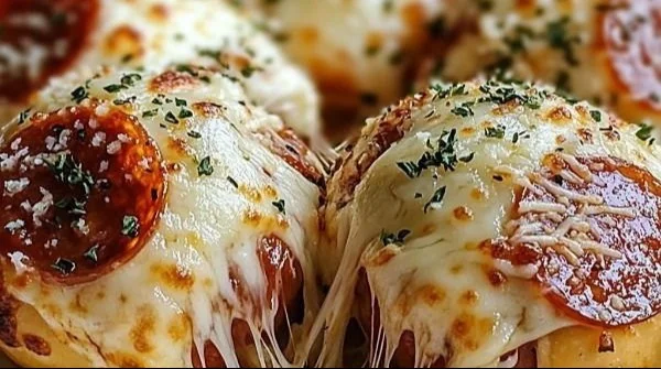 Cheesy Pepperoni Pizza Bombs