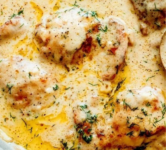 Creamy Oven Baked Chicken Thighs oven baked chicken Creamy Oven Baked Chicken Thighs
