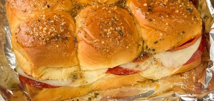 Pepperoni Pizza Sliders