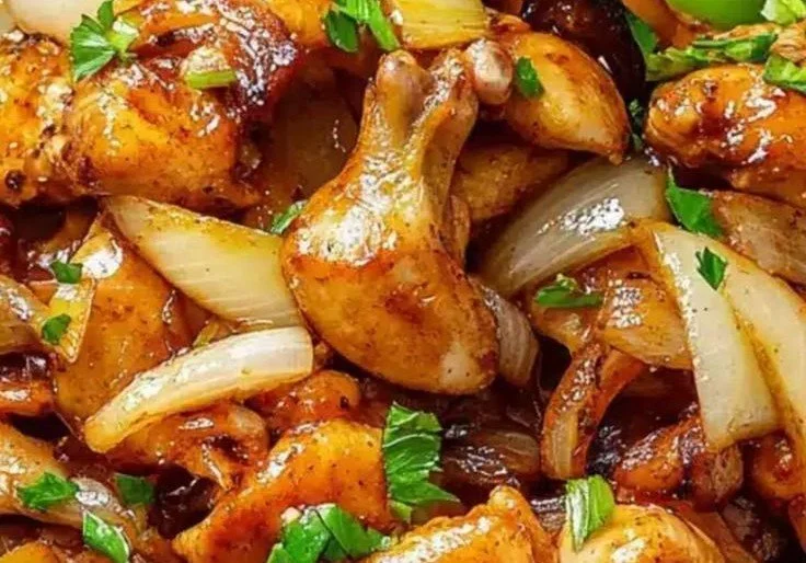 Healthy and quick chicken thighs dish served on a plate with vegetables