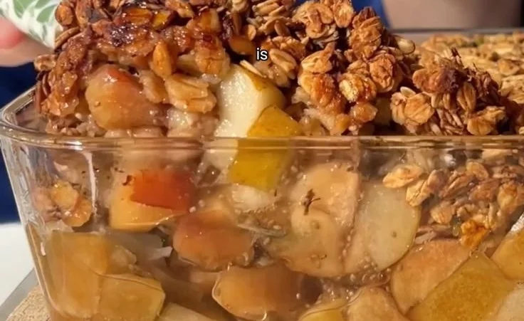 Pear & Apple Breakfast Crumble breakfast crumble Pear & Apple Breakfast Crumble