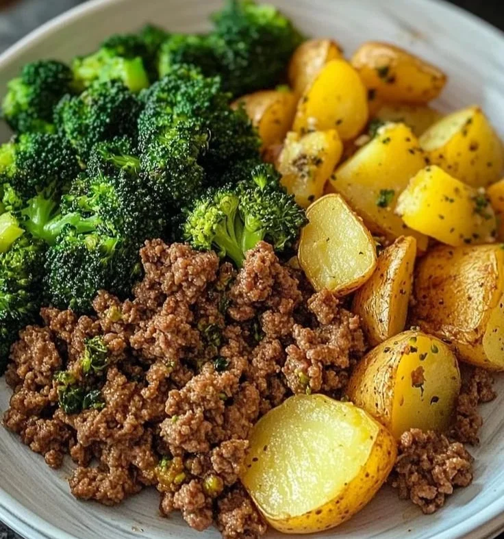 Savory Ground Beef with Herb-Roasted Potatoes & Steamed Broccoli
