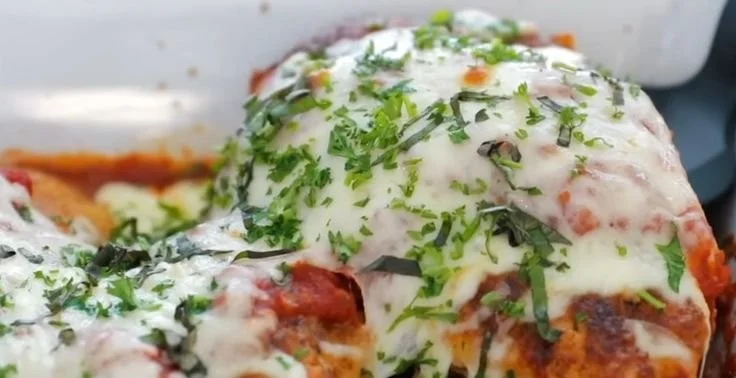 Easy Baked Chicken Parmesan baked chicken parmesan Easy Baked Chicken Parmesan