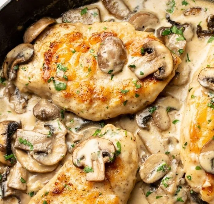 Easy Chicken Dinner with Garlic and Sautéed Mushrooms