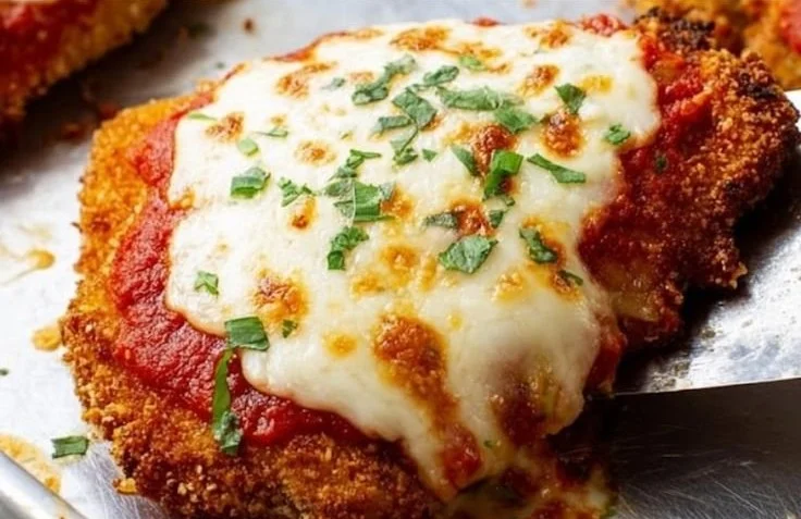 Easy Chicken Parmesan chicken parmesan Easy Chicken Parmesan