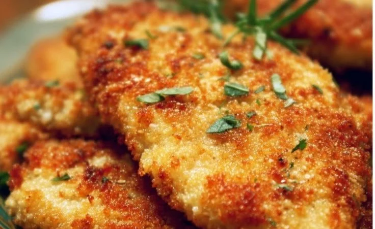 Delicious Parmesan-Crusted Chicken fillets with a crispy cheese coating