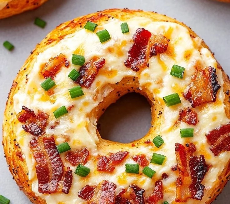 Creamy Bacon Cheddar Bagels bacon cheddar bagels Creamy Bacon Cheddar Bagels